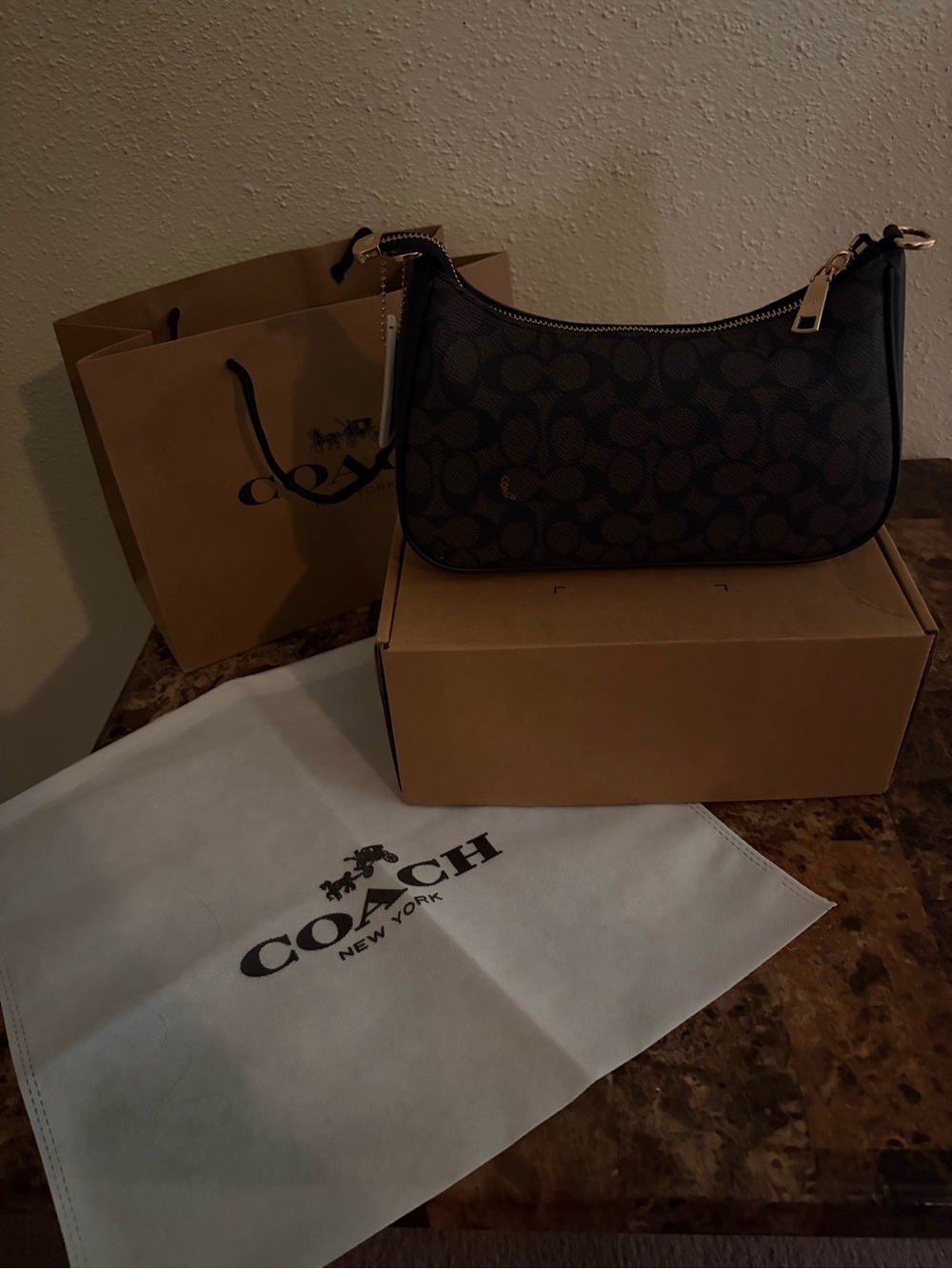 Brown Teri Coach bag - Picture 4 of 5
